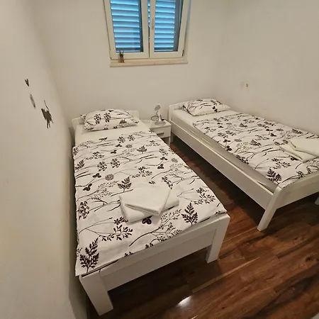 Slavica Apartman *